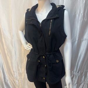 C’est Toi Women's Black Hooded Cargo Utility Vest